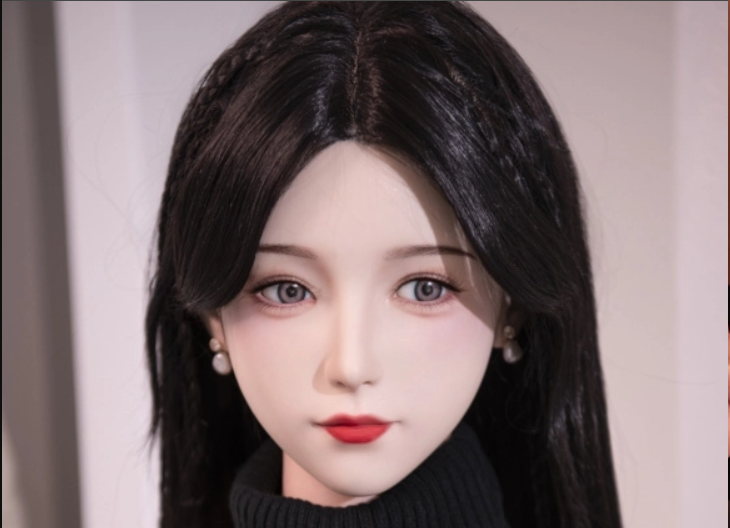 理想の「彼女」を創るために、ラブドールをどうカスタマイズしますか？